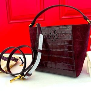 🔥NeW! Tory Burch McGraw Embossed Small Bucket Bag NTW - Beetle Berry